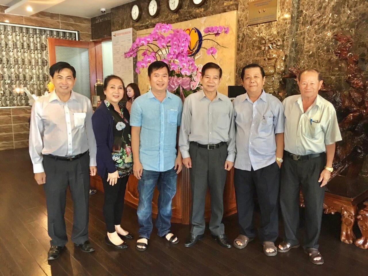 隆宝洲酒店 Thu Dau Mot 外观 照片